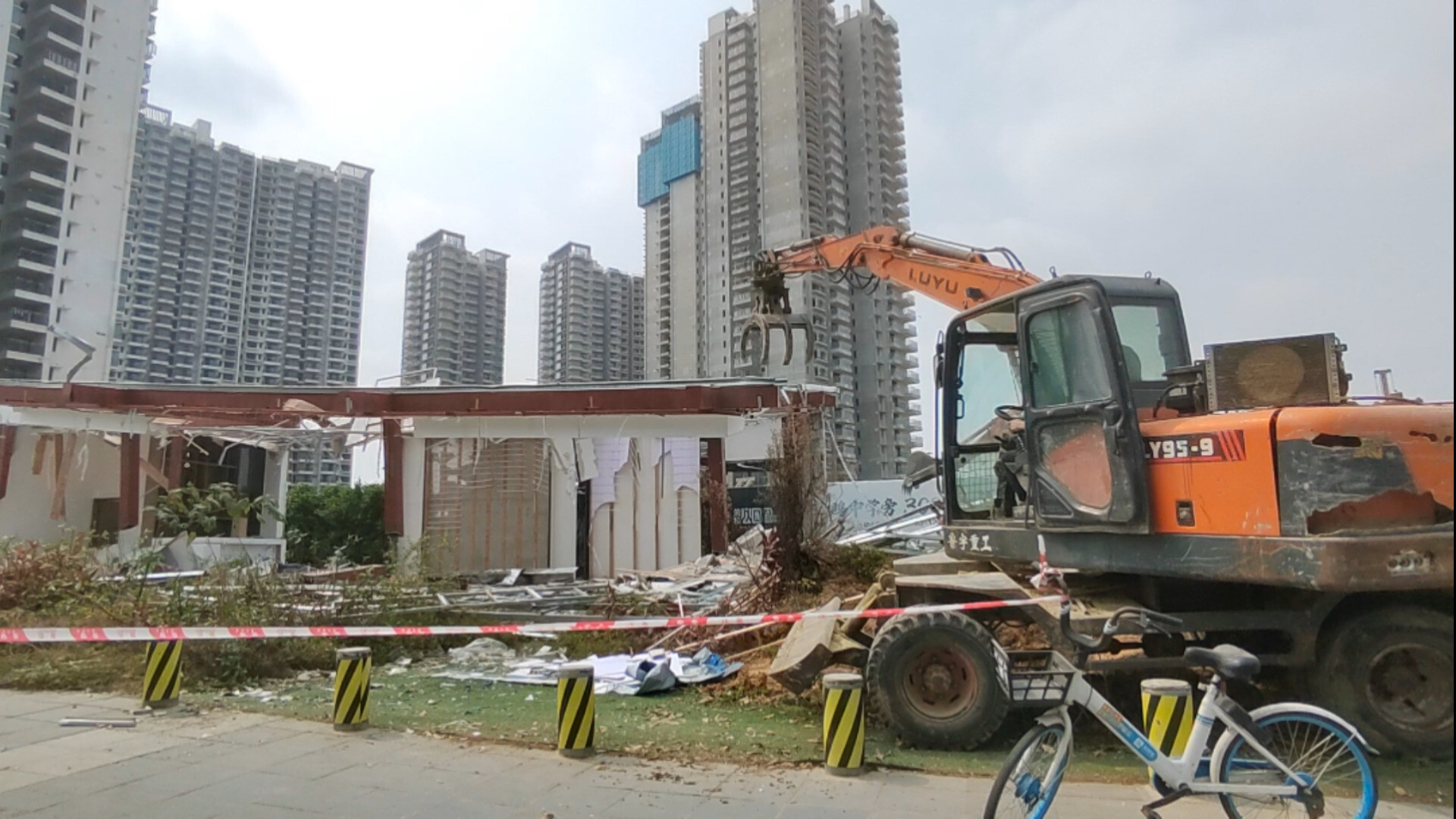 防城港集装箱活动房：临时建筑的新选择